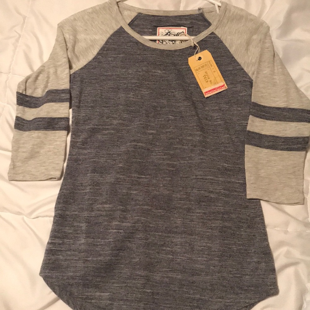 Baseball tee